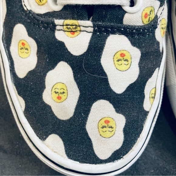 VANS & KENDRA DANDY Sz 8 Smiley  Egg Design Low Top Lace Up Skater Sneakers - Picture 4 of 12